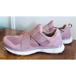 TIEM Slipstream Women's Indoor Cycling Shoes with Cleats, Size 9.5
